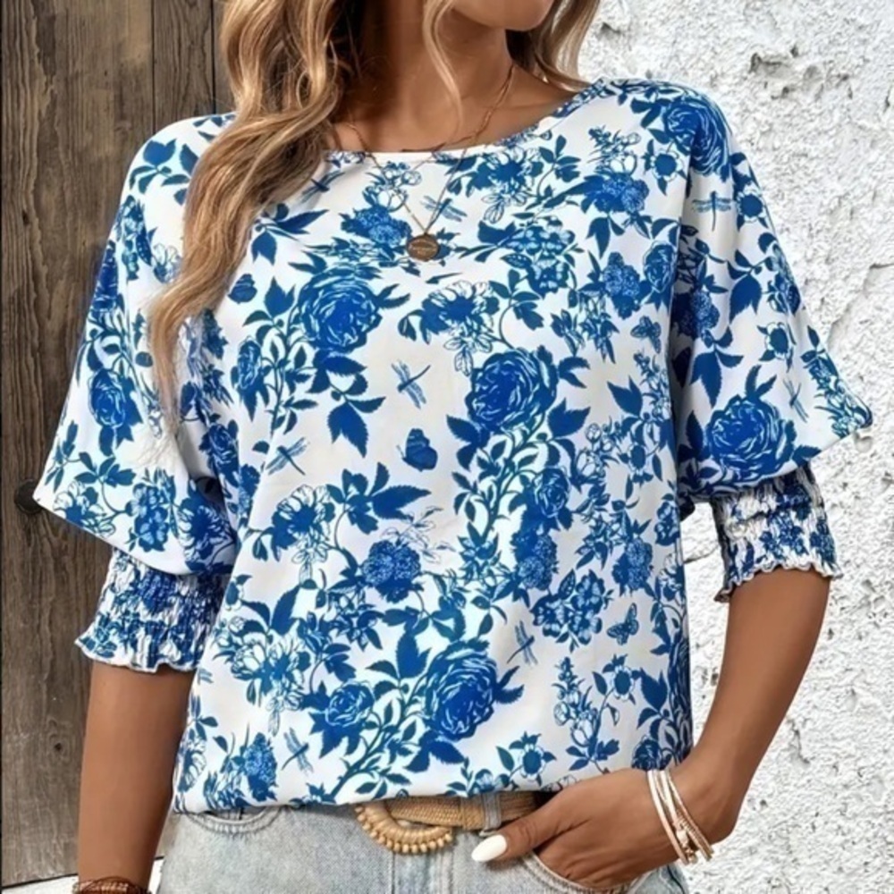 Women’s Floral Print Crew Neck Blouse with  Short Puff Sleeves - Size XL - NWT